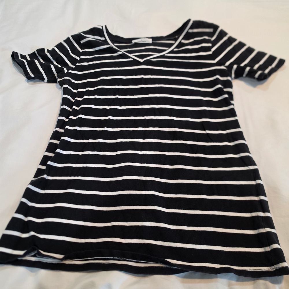 Zenana T-Shirt Womens Large Black White Excellent Striped V-Neck CT-4653ABS